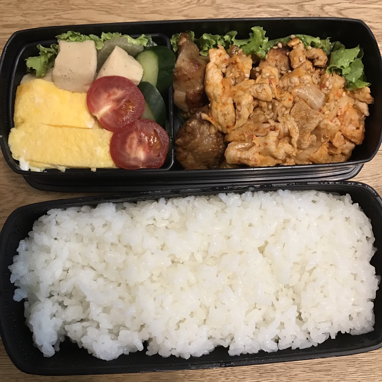 豚キムチ弁当 夜は厚揚げと鳥の甘辛煮 彼女が作ってくれるお弁当日記